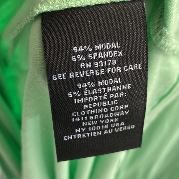 JOAN VASS V-neck Short Sleeve T-shirt In Spring Leaf, Size 2X, NWT - Picture 11 of 12